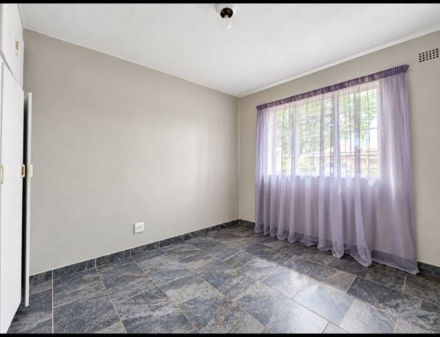 2 BEDROOM FLAT FOR SALE IN PEACEHAVEN